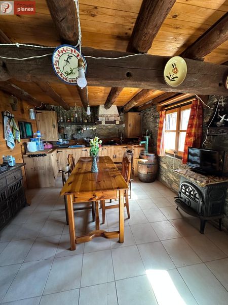 Foto 3e9cd2f9-2bcc-4599-9f06-3567bb0f459a. Casa amb aparcament a Valls de Valira (Les)