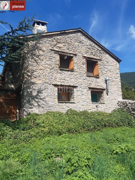 Foto a025ca61-7312-4e08-84d6-bf616d7ef6cb. Casa amb aparcament a Valls de Valira (Les)