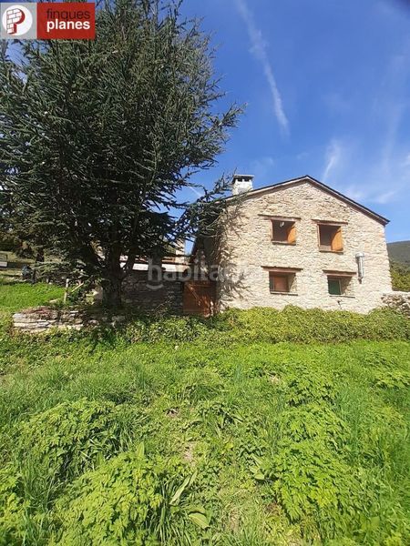 Foto aea1cbbf-7a30-4016-bc9d-8b0b63b5fa2a. Casa amb aparcament a Valls de Valira (Les)