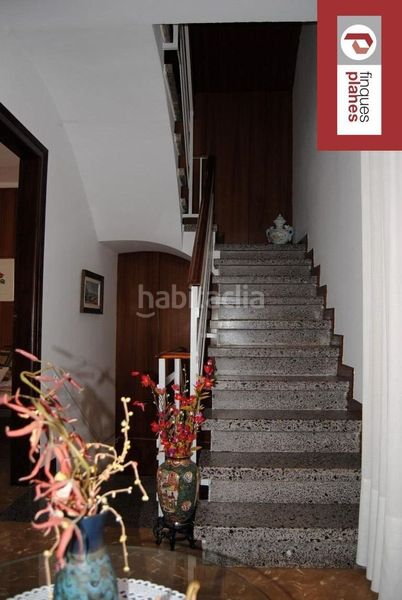 Foto 497f3e3e-0d05-4ced-bebd-3233373b789e. Casa amb aparcament a Seu d´Urgell (La)