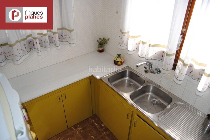 Foto 87e11c05-b5fa-4a85-8f47-d6652c888ee9. Casa amb aparcament a Seu d´Urgell (La)