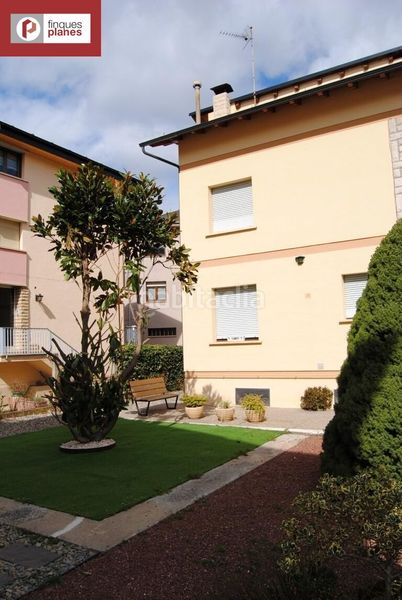 Foto cc6171f6-d13e-4f7d-be69-f5eeb976a43f. Casa amb aparcament a Seu d´Urgell (La)