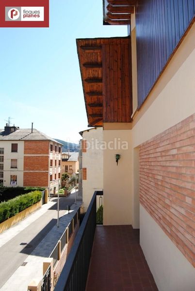 Foto d4f61c2a-1a37-40f6-8162-b66b51cb30ff. Casa amb aparcament a Seu d´Urgell (La)