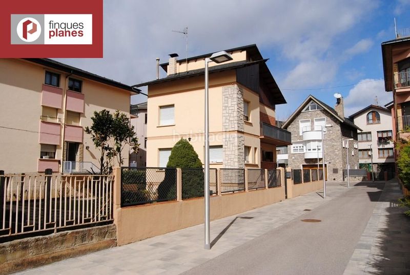 Foto e3151101-14d0-4c6b-8130-f2e9e42a3e8b. Casa amb aparcament a Seu d´Urgell (La)