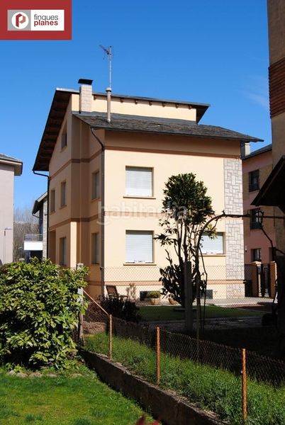 Foto f76961de-b030-47eb-bc4c-b7f6851b48f8. Casa amb aparcament a Seu d´Urgell (La)