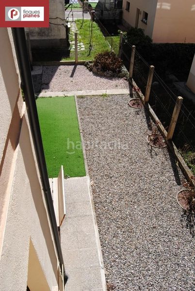Foto f7f26380-b878-46ed-970a-7bb66de3f68a. Casa amb aparcament a Seu d´Urgell (La)