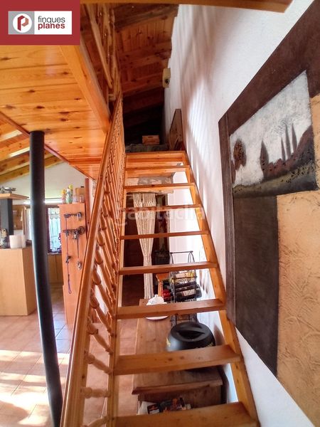 Foto ac9ab74b-f625-40f7-85d9-7b582095576e. Casa amb aparcament a Cabó