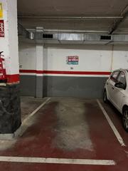 Aparcament cotxe  Carrer andorra. Plaza parking en pueblo nuevo