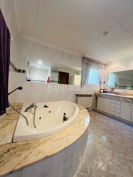 Foto 7fa72a05-616a-44bb-a15c-5895bdbe0d37. Chalet con camino parcheggio piscina in Pinemar Pineda de Mar