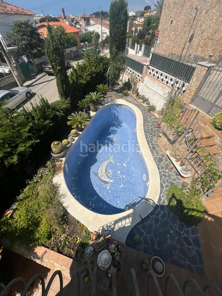 Foto b735ebc6-a64f-4eb0-aa0a-f4da81141d8e. Chalet con camino parcheggio piscina in Pinemar Pineda de Mar