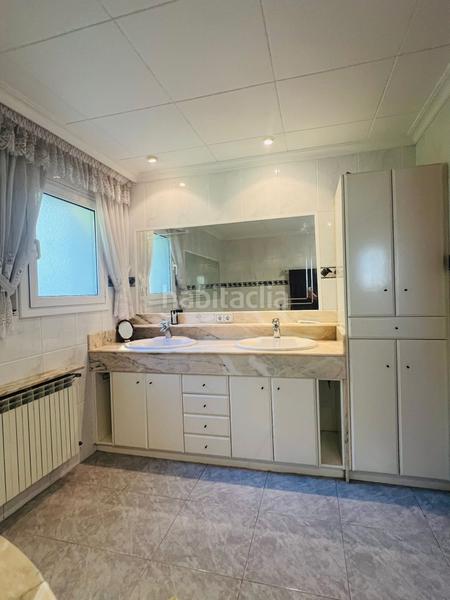 Foto e9877460-9bca-4c55-bbff-3493844cb360. Chalet con camino parcheggio piscina in Pinemar Pineda de Mar