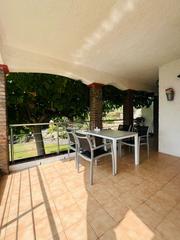 Chalet à Santa Susanna. Chalet con piscina y vistas panorámicas al mar en venta en santa