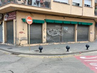 Local Comercial a Centre. Local comercial esquinero en santiago rusinyol