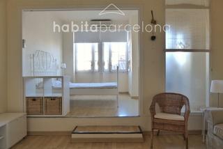 Miete Etagenwohnung  Passeig de sant gervasi. Estudio muy luminoso