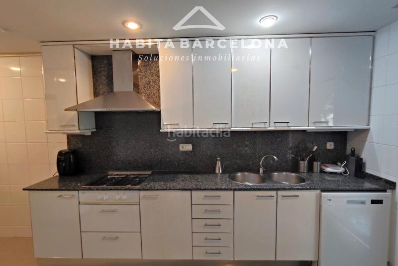 Foto 6bc5120c-d1ff-4812-85a7-8a740273a1ac. Alquiler piso tu oasis de paz y confort en la ciudad. en Barcelona