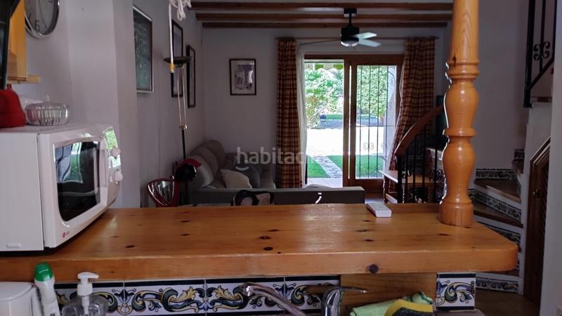 Foto c2e8ac15-8099-4ba7-996c-e5b8aa877787. Casa a schiera con parcheggio piscina in El Montgó Dénia