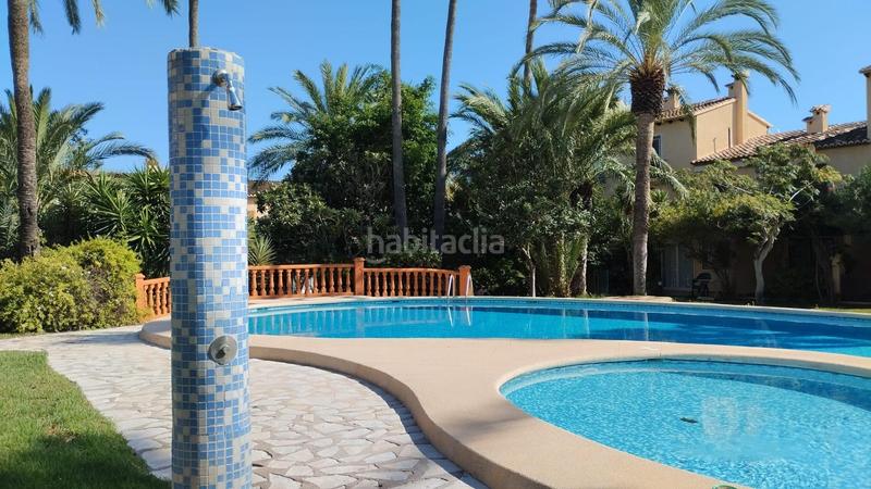 Foto f653baf0-9cd3-4859-97ff-f5d721fc1c7c. Casa a schiera con parcheggio piscina in El Montgó Dénia