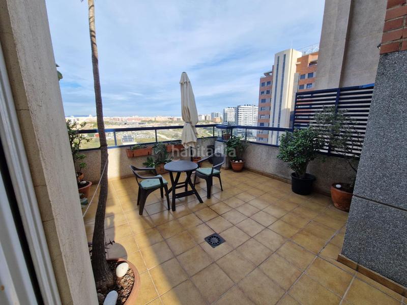 Foto bd26c24b-f28a-4a76-a275-fbfbd1256d64. Alquiler piso disponible vivienda en residencial valturia en Valencia