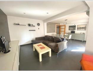 Etagenwohnung  Calle domenec belenguer. Piso disponible en zona prestigiosa de paterna