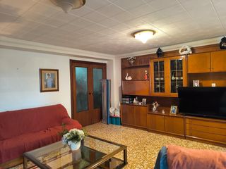 Flat  Calle esteban ballester. Disponible piso en zona de universidades