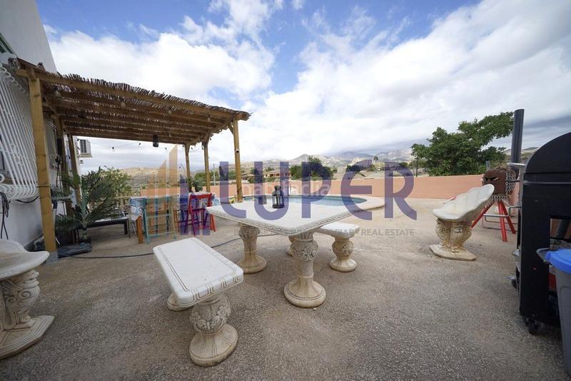 Foto 0a5102ff-ea1b-4d5e-89d6-6041d5dd00b7. Chalet dans Moralet Alicante