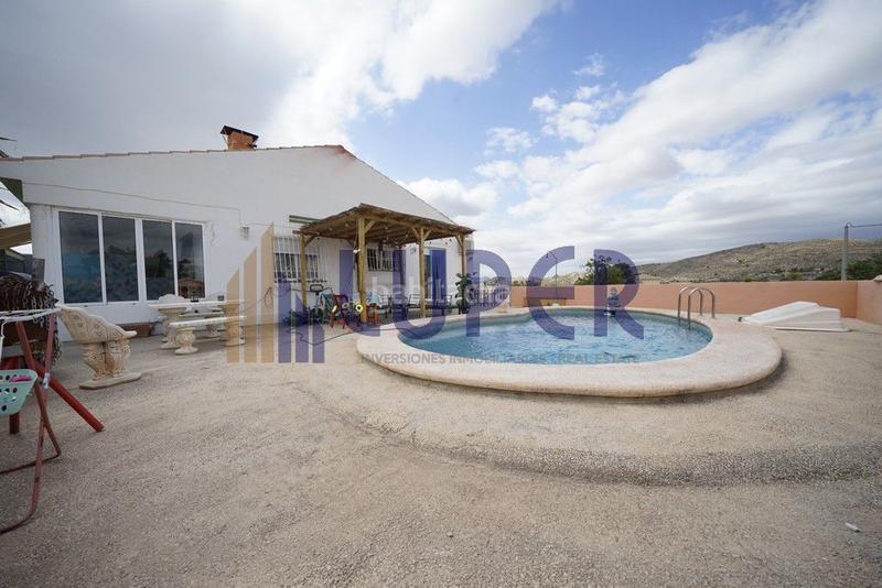 Foto 154d6722-f1f1-4f01-bd84-b2520fc0ce2f. Chalet dans Moralet Alicante