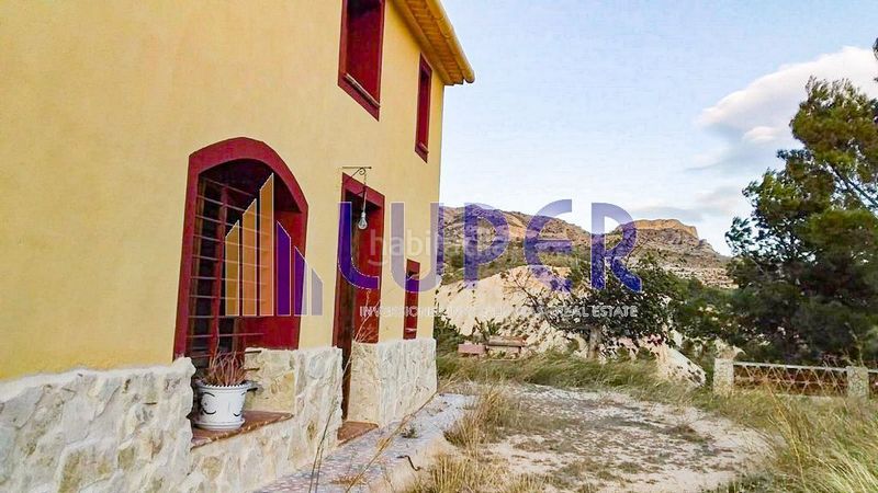 Foto 5505083a-b1d3-421c-a9c8-edfed7b3ef39. Casa a Xixona