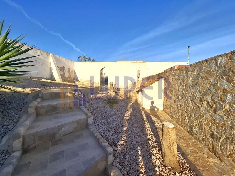 Foto 8dfe4e9a-12a8-4dd7-b540-c023a1f3da64. Chalet en Agost