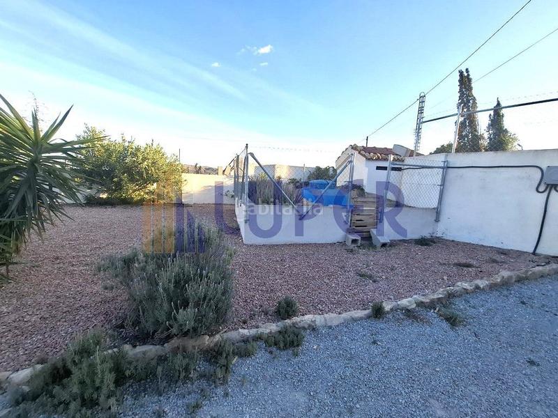 Foto cc44d1de-a5cd-439e-835b-2ee3a103a438. Chalet en Agost