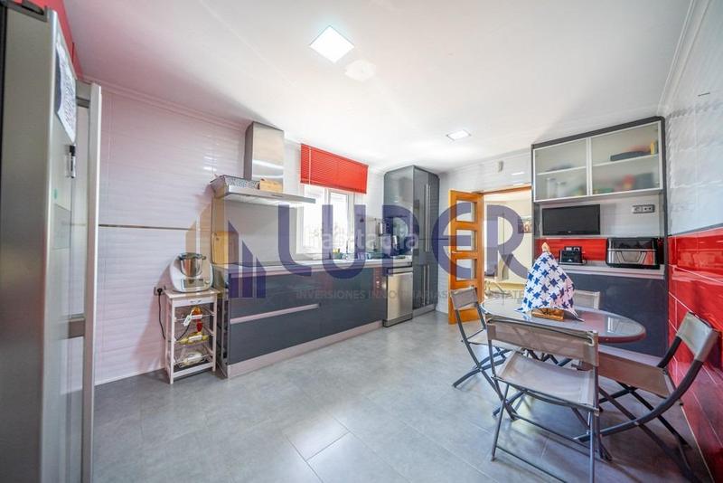 Foto 25b36055-9ab0-4df2-9d9b-375a402e85cc. Xalet amb aparcament piscina a Los Girasoles Sant Vicent del Raspeig