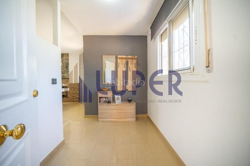 Foto 4ba5cc53-b7d0-418c-b96b-b0bad897df22. Xalet amb aparcament piscina a Los Girasoles Sant Vicent del Raspeig