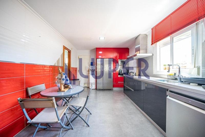 Foto 56569f74-01a8-449a-a9bb-1c9f19908e7a. Xalet amb aparcament piscina a Los Girasoles Sant Vicent del Raspeig