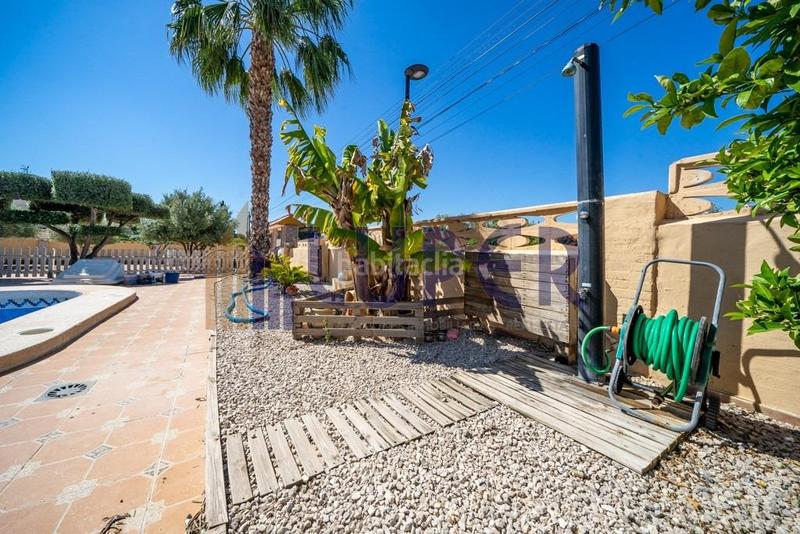 Foto b2dbbbc3-90cd-44cf-8040-d979beb753f1. Xalet amb aparcament piscina a Los Girasoles Sant Vicent del Raspeig