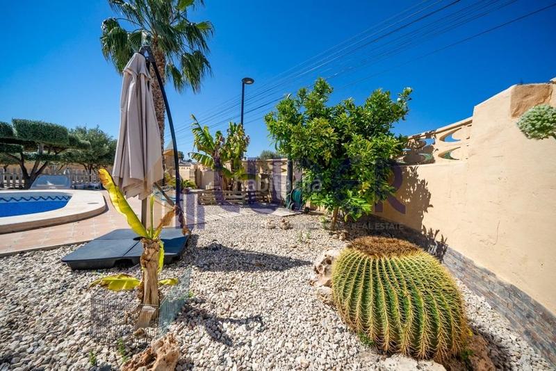 Foto e9f66821-96c4-42ca-a802-bb695ed665c8. Xalet amb aparcament piscina a Los Girasoles Sant Vicent del Raspeig