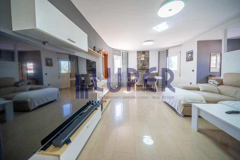 Foto ec8f324e-9a73-4f4c-881d-79af62b193f4. Xalet amb aparcament piscina a Los Girasoles Sant Vicent del Raspeig