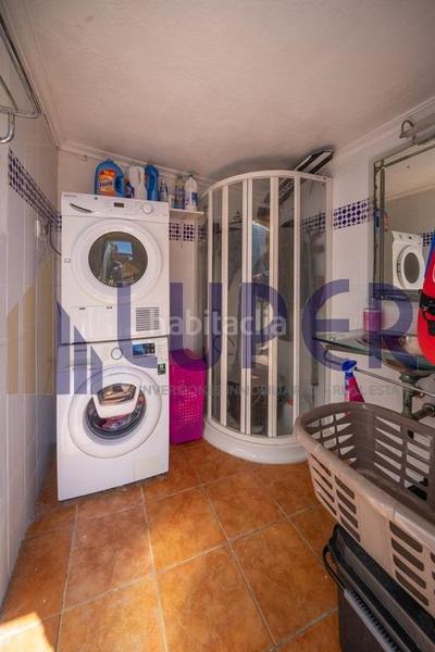 Foto f8073eb3-7e27-4ae3-a002-573bd7d33286. Xalet amb aparcament piscina a Los Girasoles Sant Vicent del Raspeig