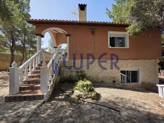 Chalet en Tibi. Se vende chalet en tibi