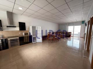 Location Appartement à Centro. Se alquila piso de larga termporada en san vicente, zona de la h