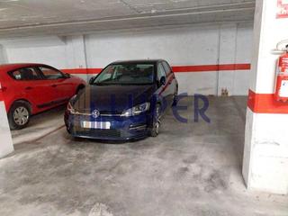 Location Parking voiture à Centro. Se alquila plaza de garaje cerca centro salud