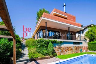 Chalet  Carrer mata (valldoreix). Chalet alto standing junto fgc