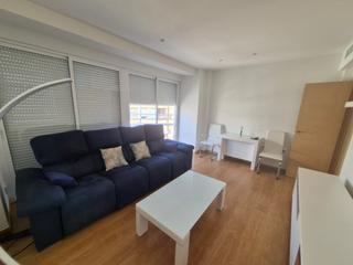 Rent Flat  Carrer reina victoria. Zona inmejorable. a un paso del centro