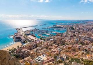 Edifici a Benalúa. Edificio con 500m2 por planta en zona benalua renfe corte inglés