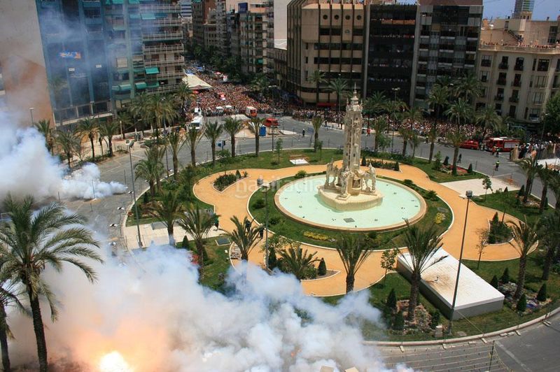 Foto 681a728e-4062-46c5-870d-6de811e86295. Edificio  en plaza de los luceros en Ensanche-Diputación Alicante