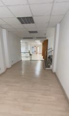Business premise in Avinguda Oscar Espla 15