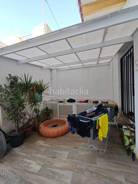 Foto 3175f252-472f-4424-a273-69705131cfa7. Edifici a Carolinas Bajas Alicante