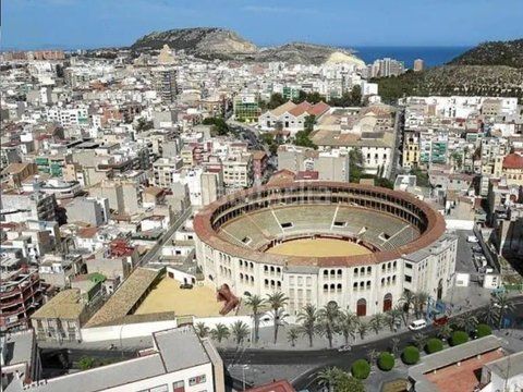 Foto 4a994a5f-40cb-4da4-a0d1-f4e02e0832ae. Edifici a Carolinas Bajas Alicante