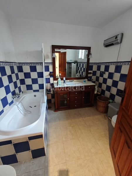 Foto 92f36d68-c162-479a-81e4-67d8875b71cc. Casa amb xemeneia calefacció a Carolinas Bajas Alicante