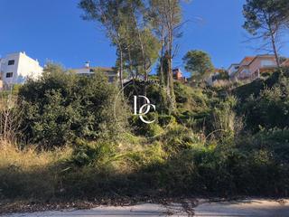 Terreny residencial  Carrer del llop. Parcela de 1285 m2 en venta en mas mestre, olivella