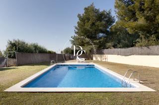 Casa a Levantina - Montgavina - Quintmar. Casa de 249 m2 con piscina y vistas en venta en montgavina, sitg