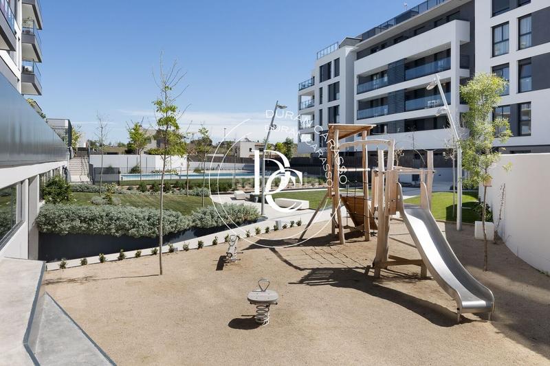 Foto 72e23328-dd81-4857-ace1-e20541bddf5b. Piso  de 155 m2 con piscina, vistas y terraza en venta en laragai, en Vilanova i la Geltrú